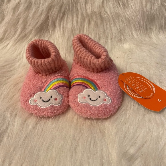Wonder Nation Slippers Girls‎ Size 4 Pink Fuzzy Rainbow Bootie Shoes - Picture 1 of 6